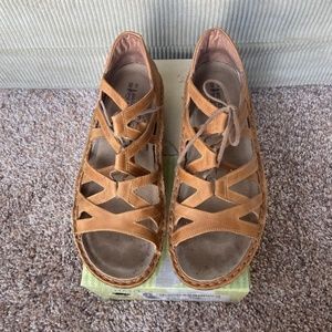 Naot Yarrow Wedge Sandals